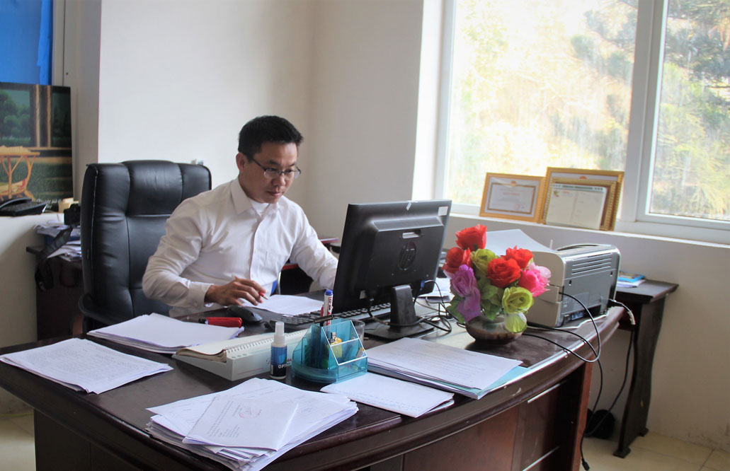 Anh Kem luôn hăng say với công việc.